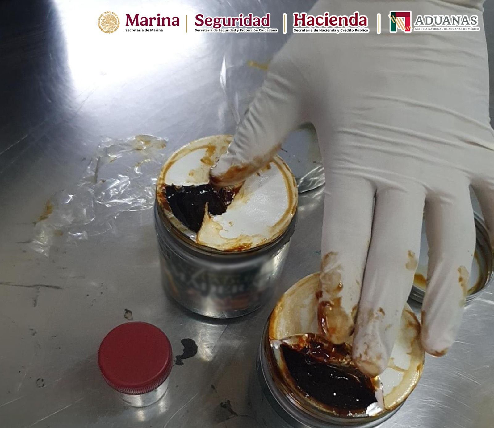 Marina y ANAM aseguran cargamento de extracto de ayahuasca en el AICM